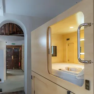  Nocleg ze śniadaniem Hostelit, Capsule Hiszpania