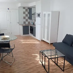 https://apartamento-pepa-bajondillo.es-andalucia.com